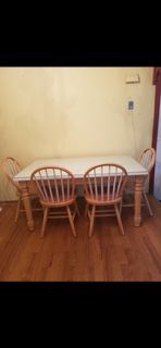 Dining set with custom glass tabletop protector