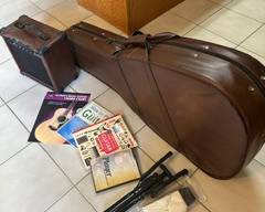 Urban accessories (case, strap, stand, lessons, amplifier, etc.)