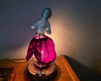 Vintage porcelain boudoir lamp