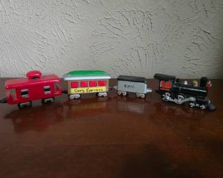 4 piece ceramic train