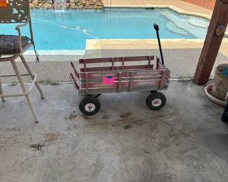 VINTAGE RADIO FLYER WAGON.