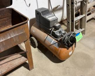 25 GALLON 5HP CRAFTSMAN AIR COMPRESSOR.