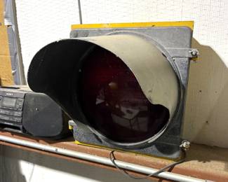 VINTAGE STOP LIGHT WORKING.