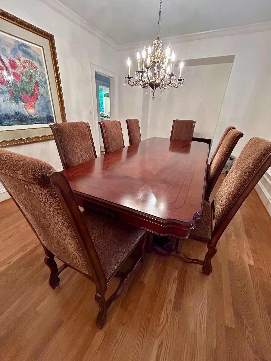 Elegant 9-Piece Traditional Cherry Dining Room Suite
