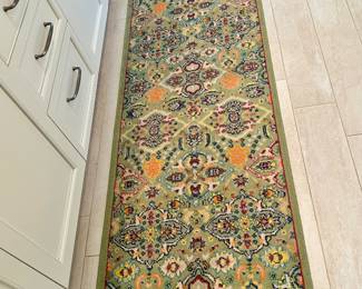 Traditional Pattern Runner Rug
