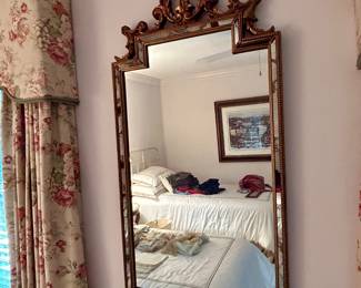 Elegant Gilt Wall Mirror with Ornate Pierced Crest