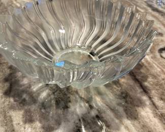 Elegant Clear Glass Serving Bowl