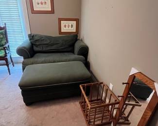 Chair, ottoman (sleeper)