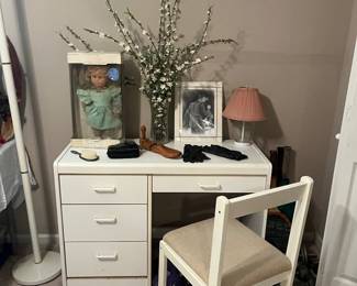 Desk w/ chair 