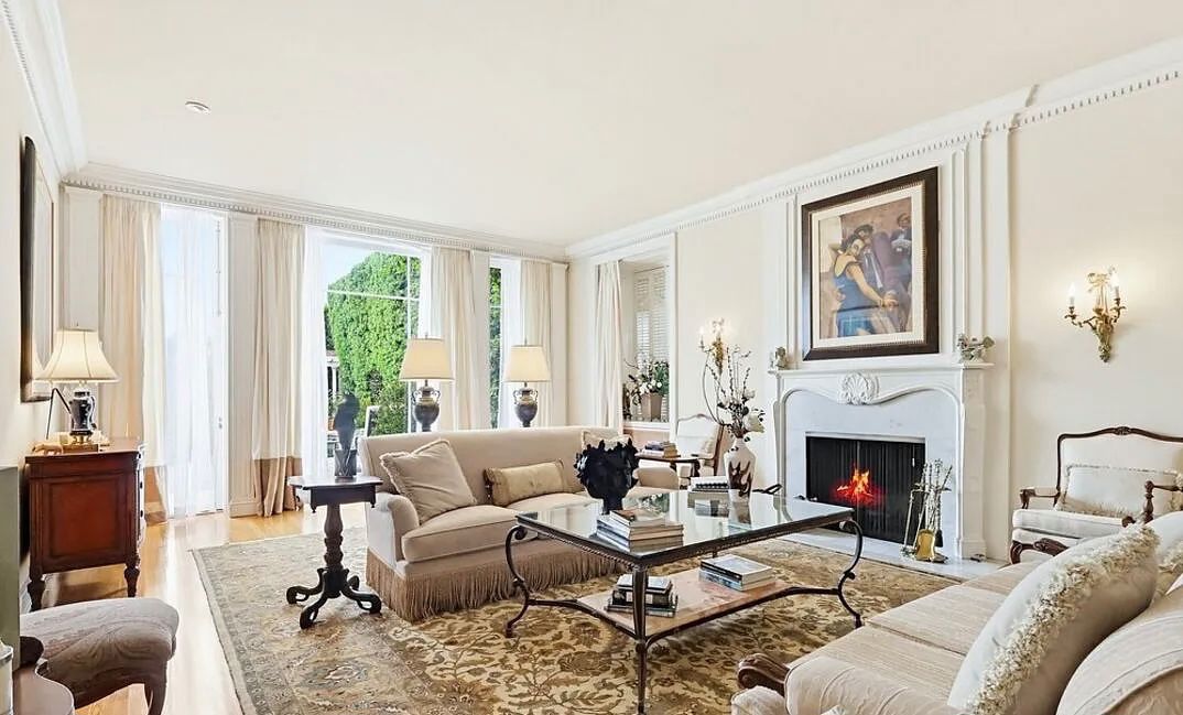 Glamorous living room