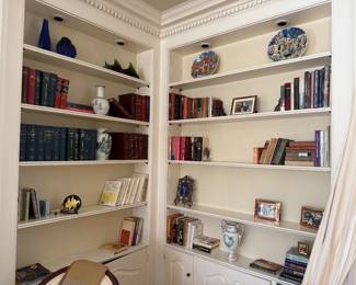 Fine Collection of Books & Chinese Pottery