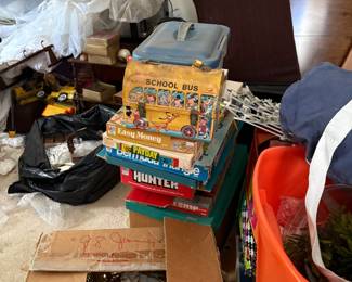vintage games and lunchbox.