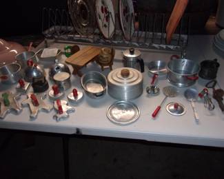 Vintage Child's Aluminum Pans/Cookie Cutters, etc