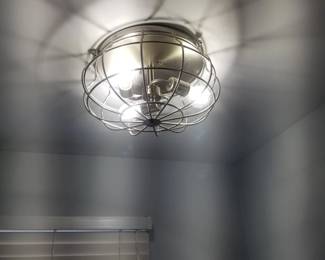 Light fixture
