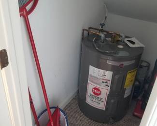 Electric hot water heater