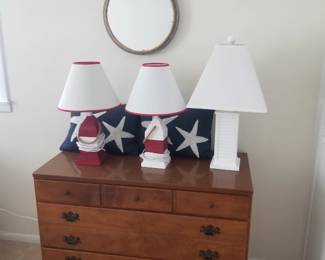 Ethan Allen dfrasser. Table lamps; mirror