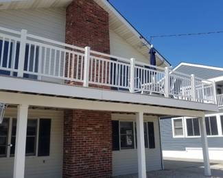 Vinyl railing