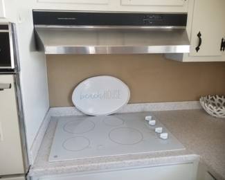 General Electric range hood; GE electric cooktop