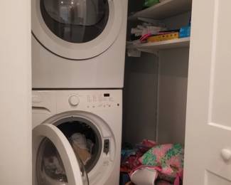 Frigidaire Gallery washing machine & ELECTRIC dryer