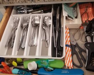 Flatware & gadgets