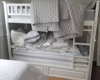 Bunk beds with trundle bad