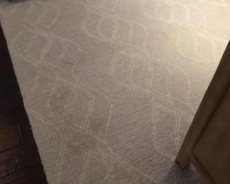 Gray & white area rug
