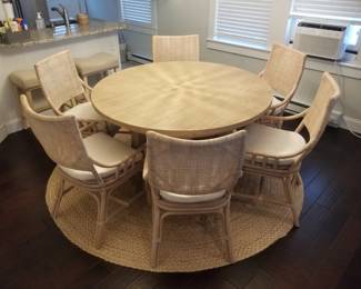 Round dining table seats 6 - spectacular! Round area rug