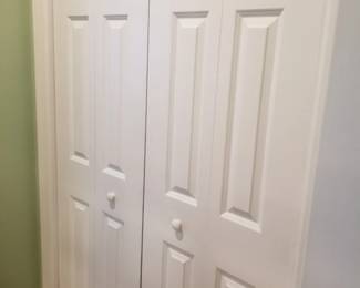 6-panel bi-fold doors