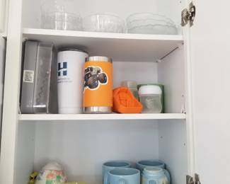 Mugs & beverage containers