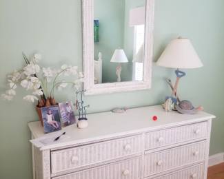 Queen bedroom suite: dresser; mirror