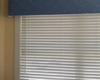 Window valances & blinds