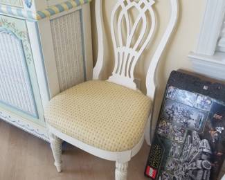 Lexington Furniture dining chair detail