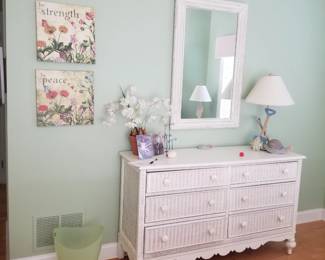 Queen bedroom dresser; mirror