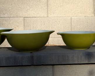 Vintage Avovado Pyrex Mixing Bowls
