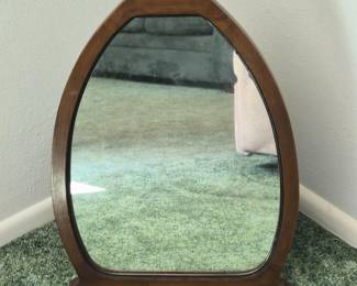 FreeStandingAntiqueDresserorVanityMirror