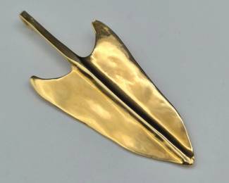 ImpressiveFlaircraft18kYellowGoldArrowPendant