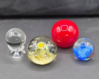 Setof4DecorativeGlassOrbPaperweights