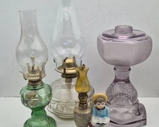 VintageGlassPorcelainOilLampCollection