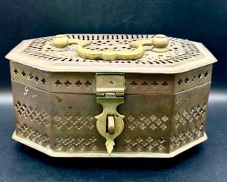 Metal Indian Jali Cricket Box