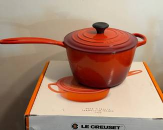 New Le Creuset Signature Enameled Cast Iron Saucepan 1.75qt NIB