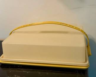Vintage Tupperware Cake Taker