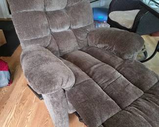 Oversized like-new recliner