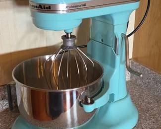 KitchenAid Professional Series bowl-lift stand mixer