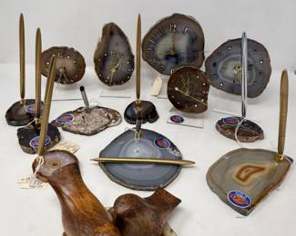 67 CollectionofHandmadeAgatePenHoldersClocksWoodenBirdDecor
