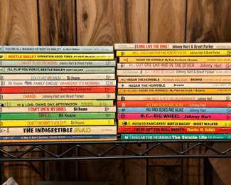 58 VarietyofVintageComicStripPaperbackBooks