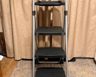 89 Cosco3StepFoldingStepStoolwithUtilityTray
