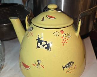 Descoware vintage cast iron teapot