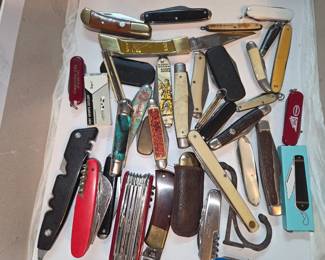 Vintage pocket knives