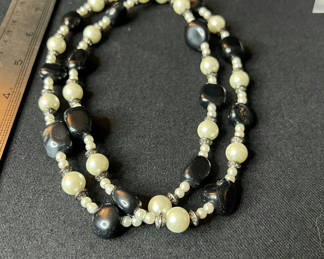 Lot 147: Vintage Beaded necklaces and pearl drop earrings