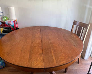 Lot 59: Antique Victorian Round Oak Pedestal Claw Foot Dining Set